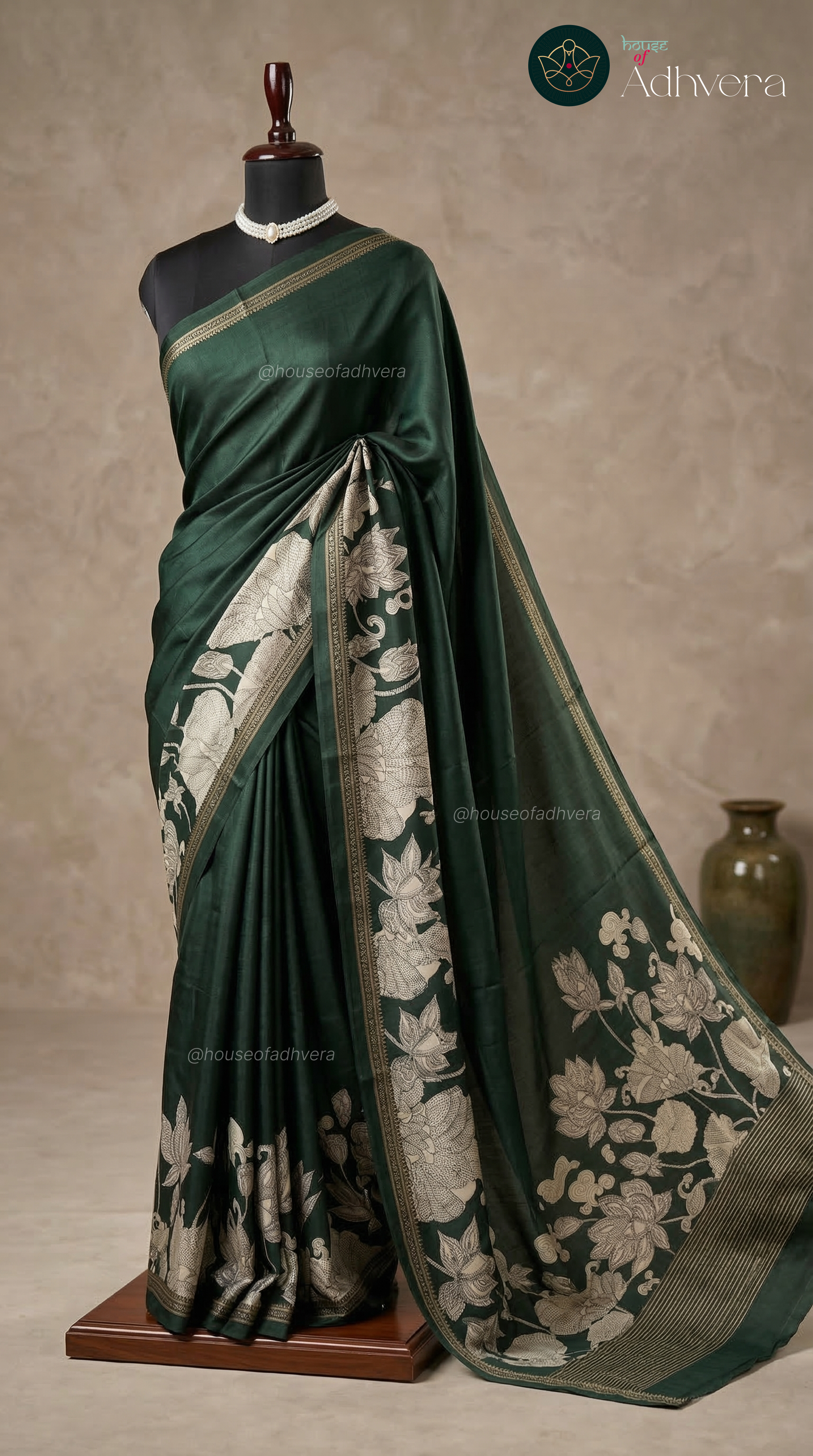 Emerald Grace Floral- HOA 1194